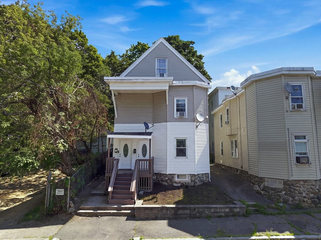 127-129 Cedar St, Haverhill MA 01830