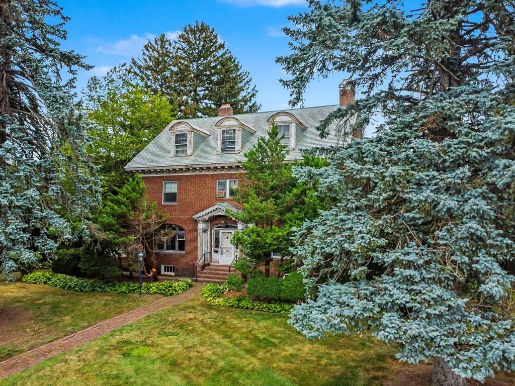 165 Berkeley St, Methuen MA 01844 photo 2