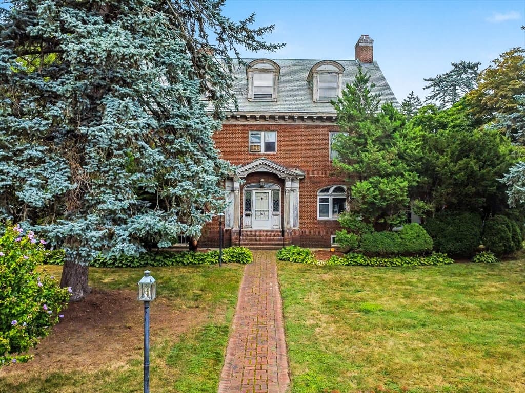 165 Berkeley St, Methuen MA 01844