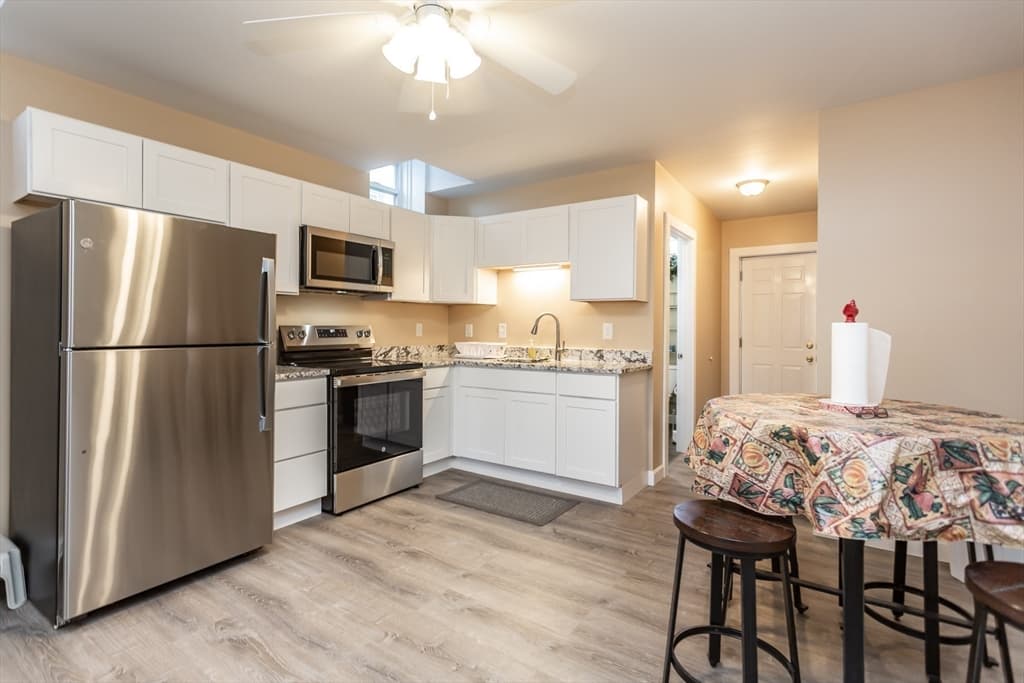 521 Kempton St, New Bedford MA 02740 photo 4