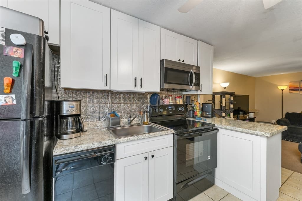 8 Carriage Hill Rd # 17, Amesbury MA 01913 photo 3