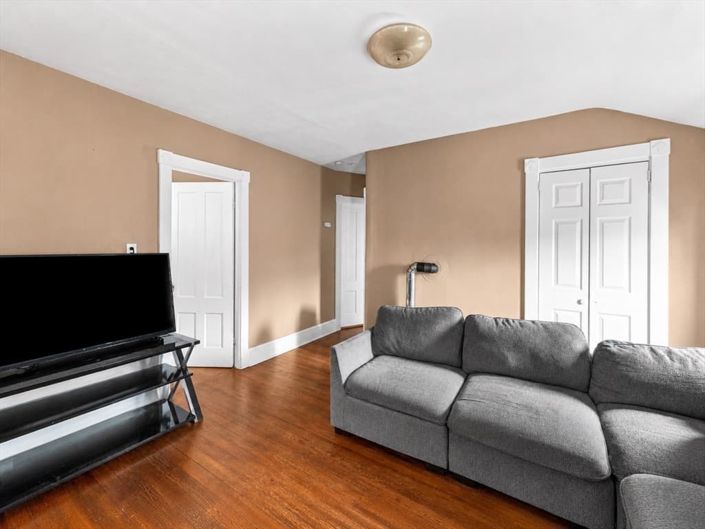 21 Salisbury St, New Bedford MA 02744 photo 16