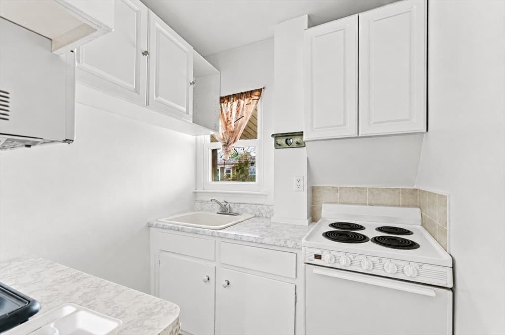 21 Salisbury St, New Bedford MA 02744 photo 24