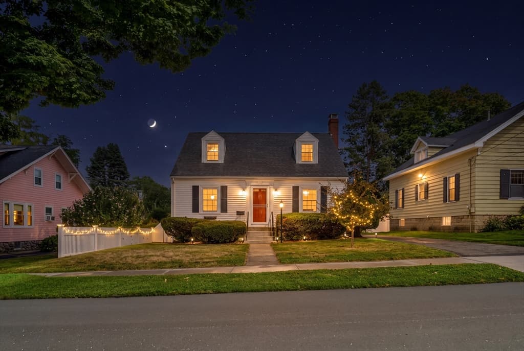 21 Leroy Ave, Haverhill MA 01835