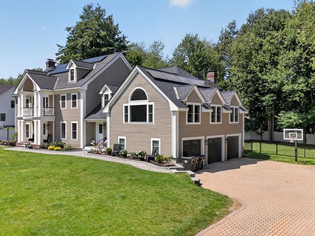4 Fairway Dr, Andover MA 01810 photo 2