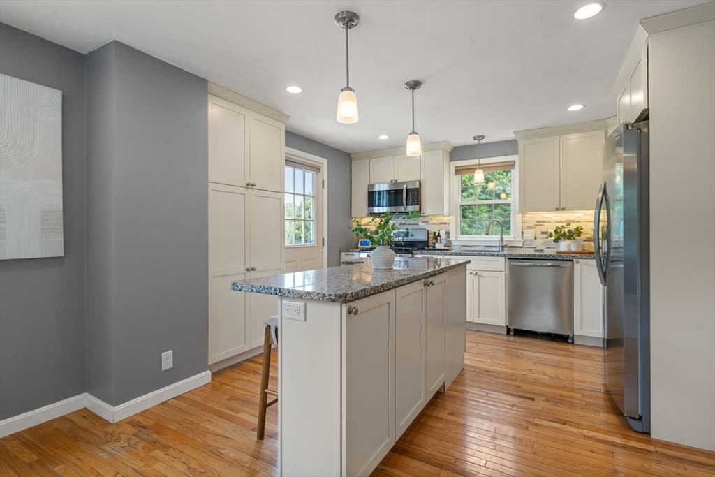6 Tyler St, Boston MA 02136 photo 9