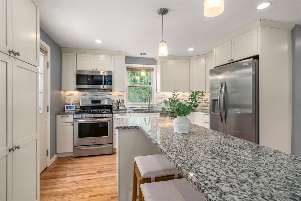 6 Tyler St, Boston MA 02136 photo 10