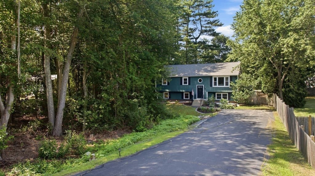 668 Summer St, Rockland MA 02370 photo 2