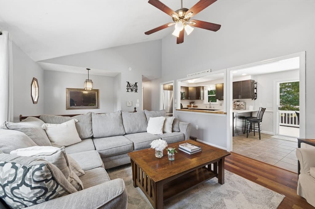 668 Summer St, Rockland MA 02370 photo 5