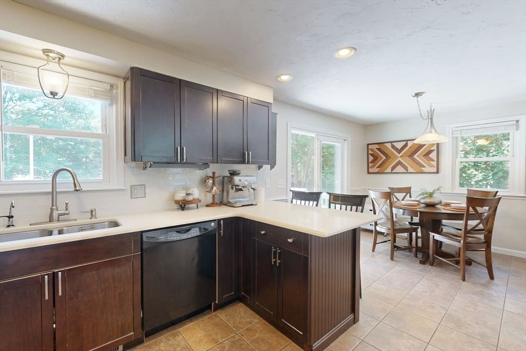 668 Summer St, Rockland MA 02370 photo 10