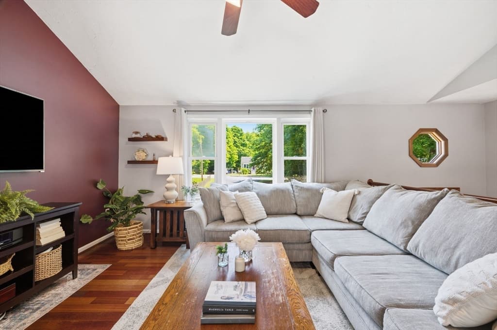 668 Summer St, Rockland MA 02370 photo 4
