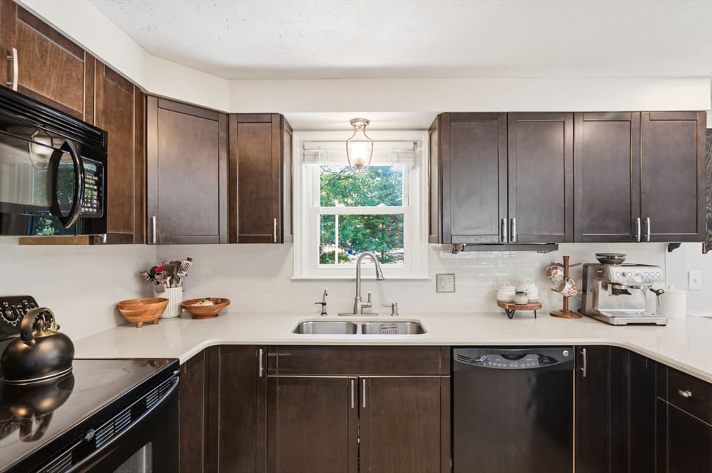 668 Summer St, Rockland MA 02370 photo 8