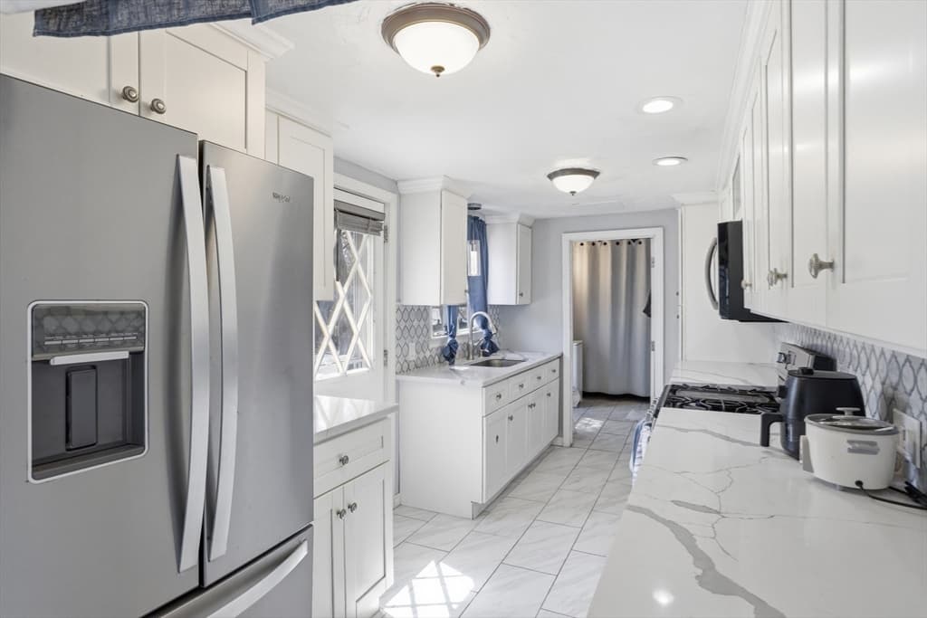 107 Pond St, Rockland MA 02370 photo 13