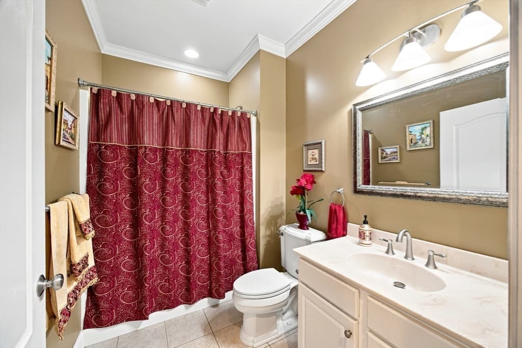 135 Lancaster Dr, Agawam MA 01001 photo 13