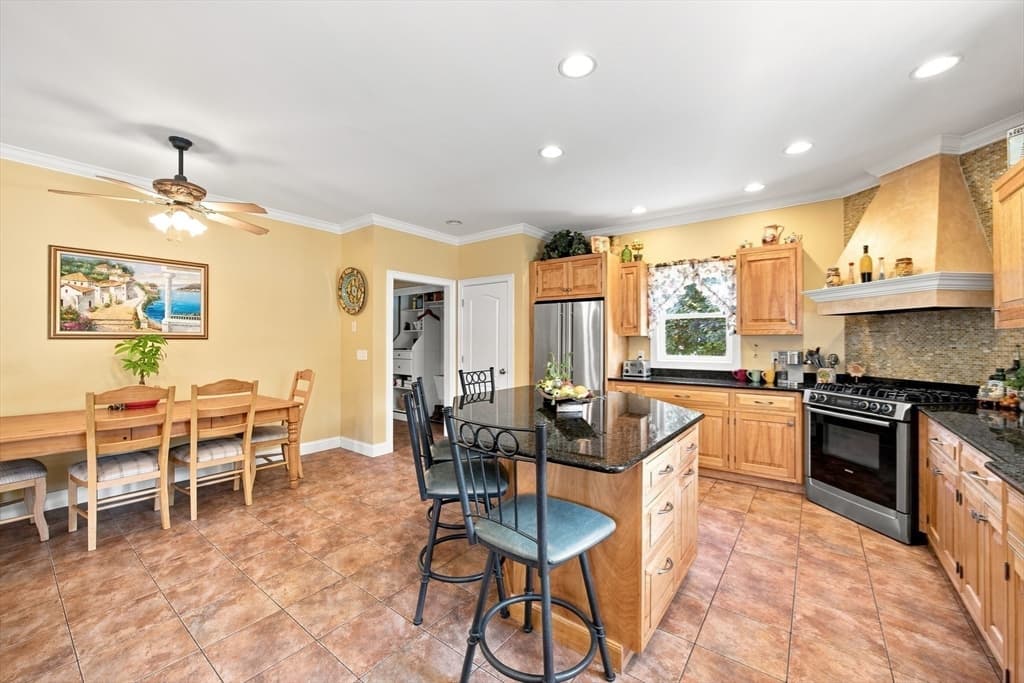 135 Lancaster Dr, Agawam MA 01001 photo 26