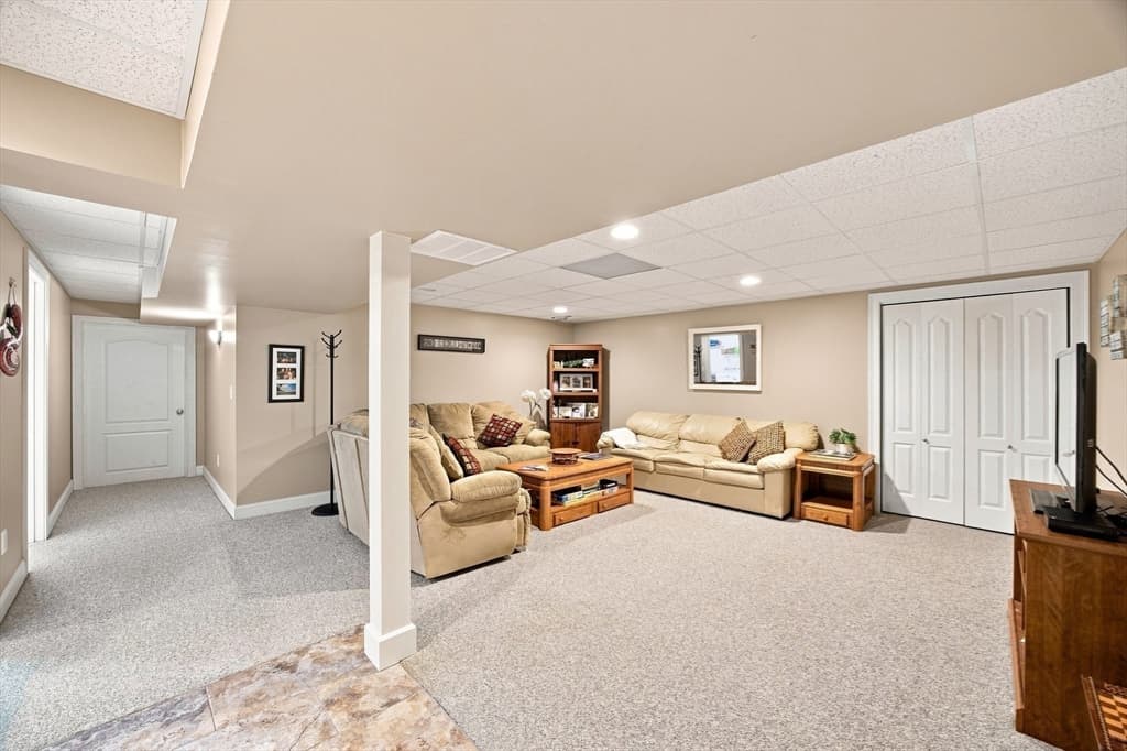 135 Lancaster Dr, Agawam MA 01001 photo 32