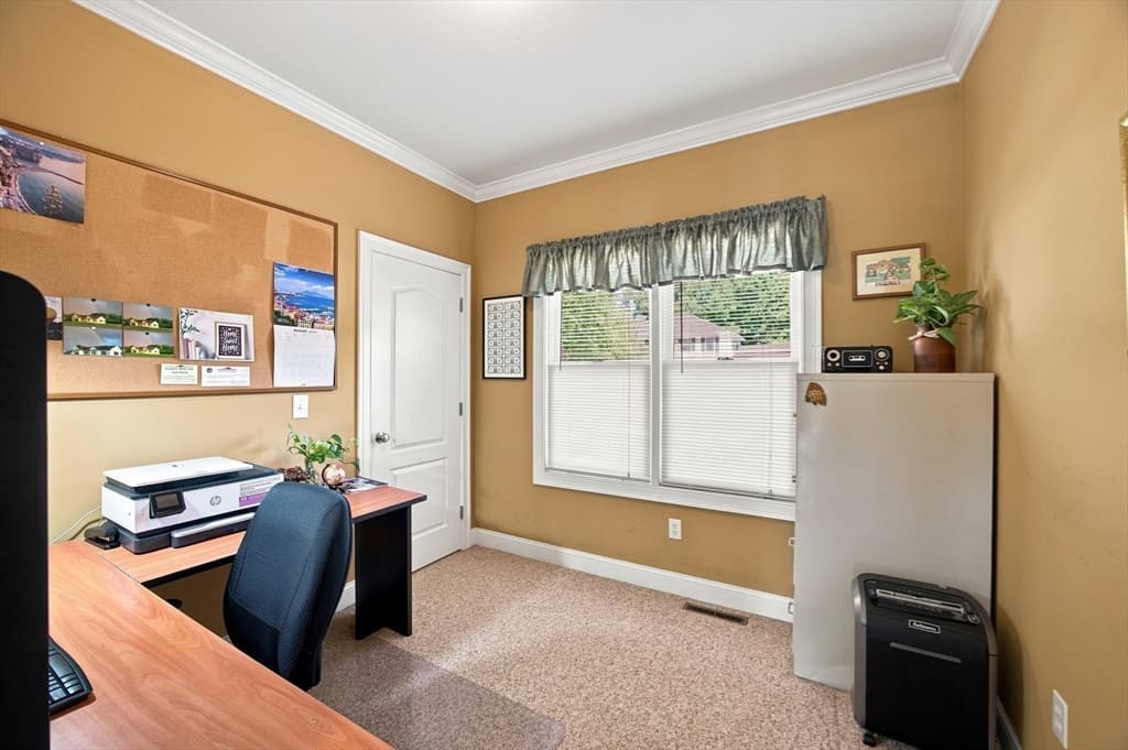135 Lancaster Dr, Agawam MA 01001 photo 28