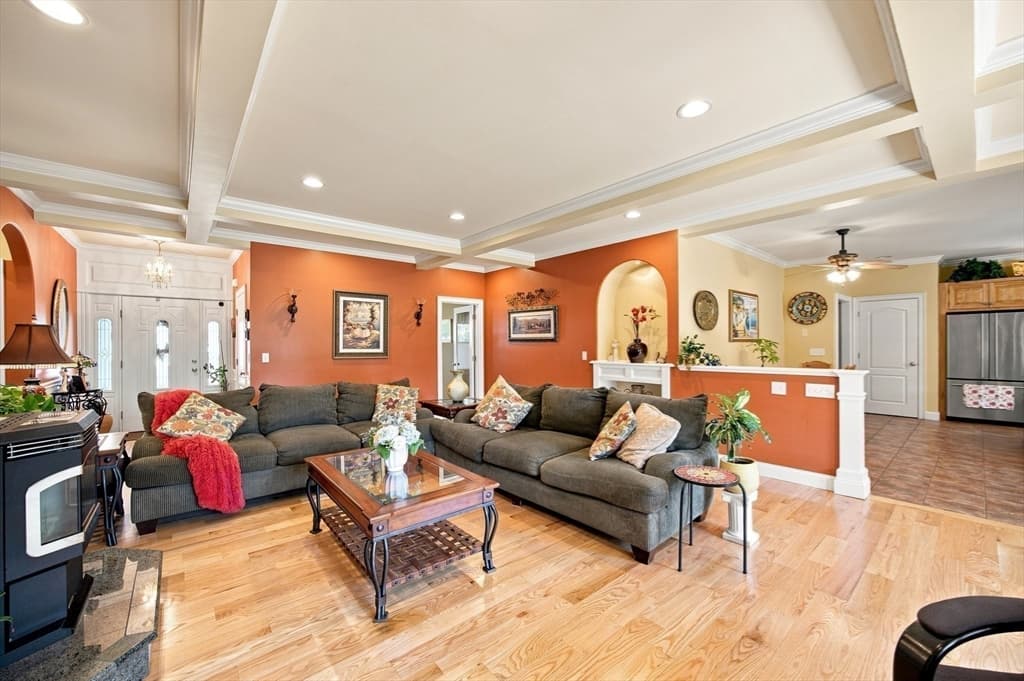 135 Lancaster Dr, Agawam MA 01001 photo 24