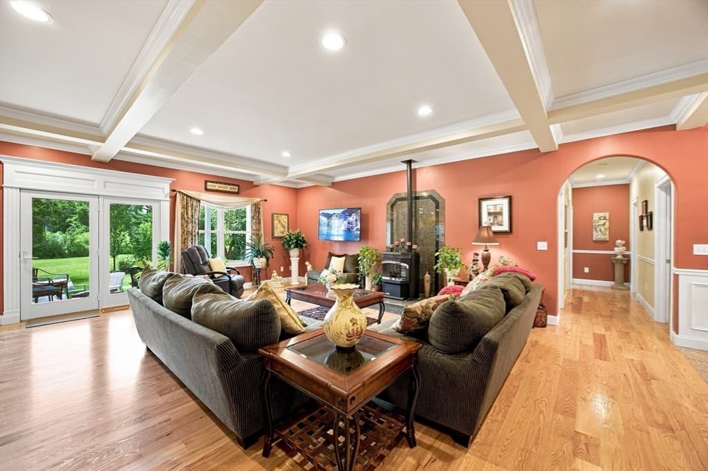 135 Lancaster Dr, Agawam MA 01001 photo 10