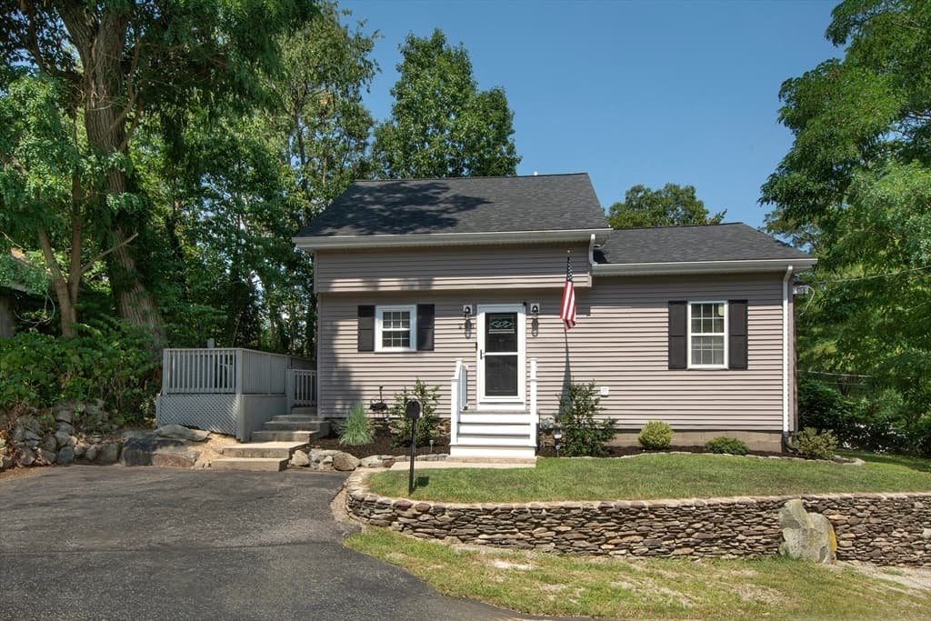 218 Westminster Rd, Weymouth MA 02189 photo 2