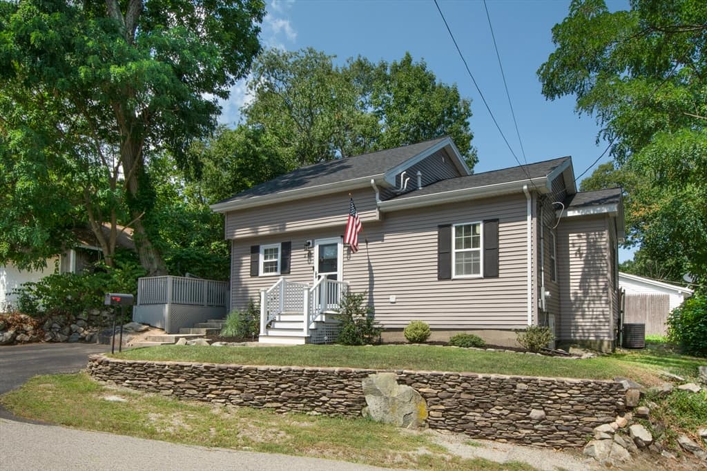 218 Westminster Rd, Weymouth MA 02189 photo 3