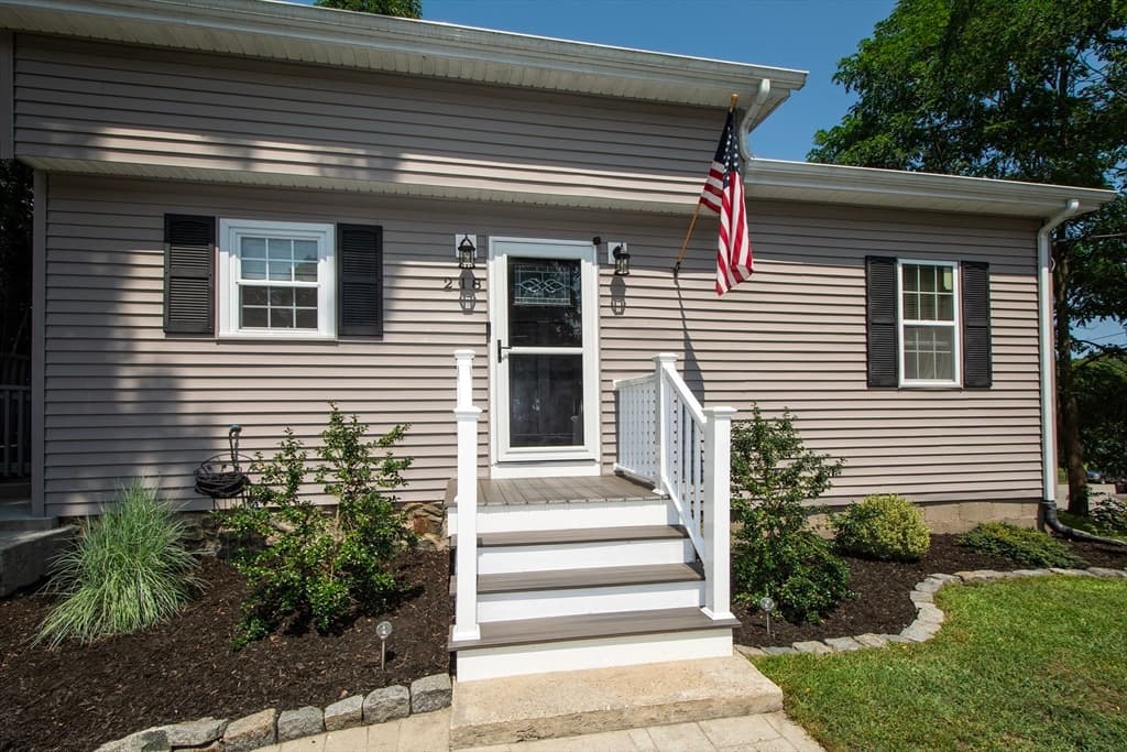 218 Westminster Rd, Weymouth MA 02189