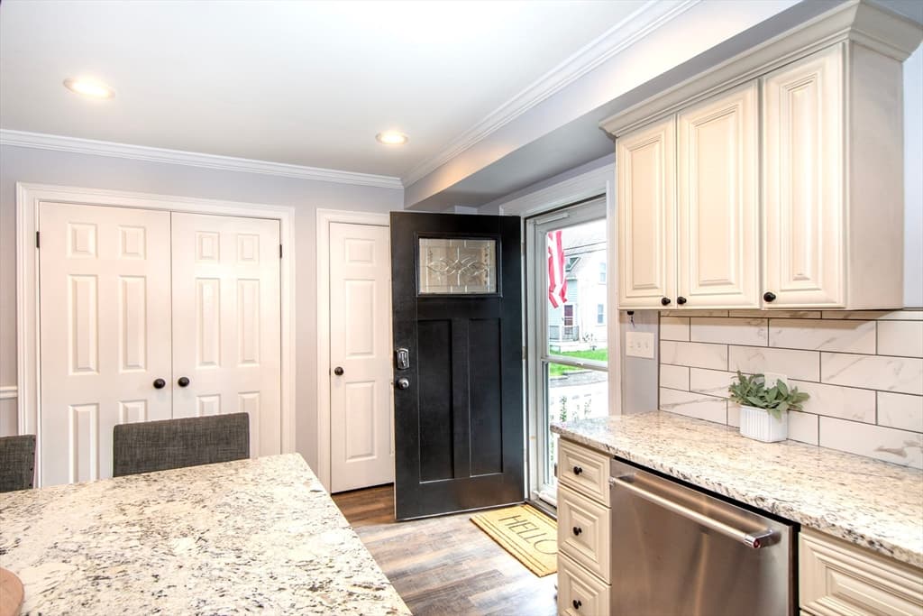218 Westminster Rd, Weymouth MA 02189 photo 4