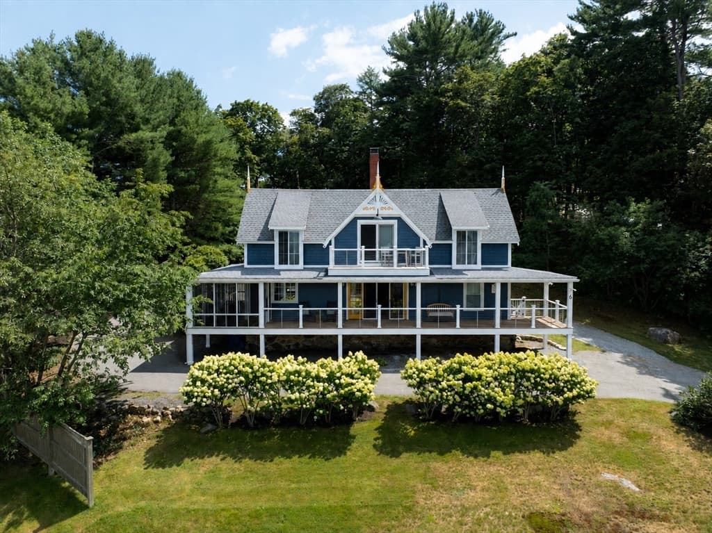 6 Pew Ave, Gloucester MA 01930