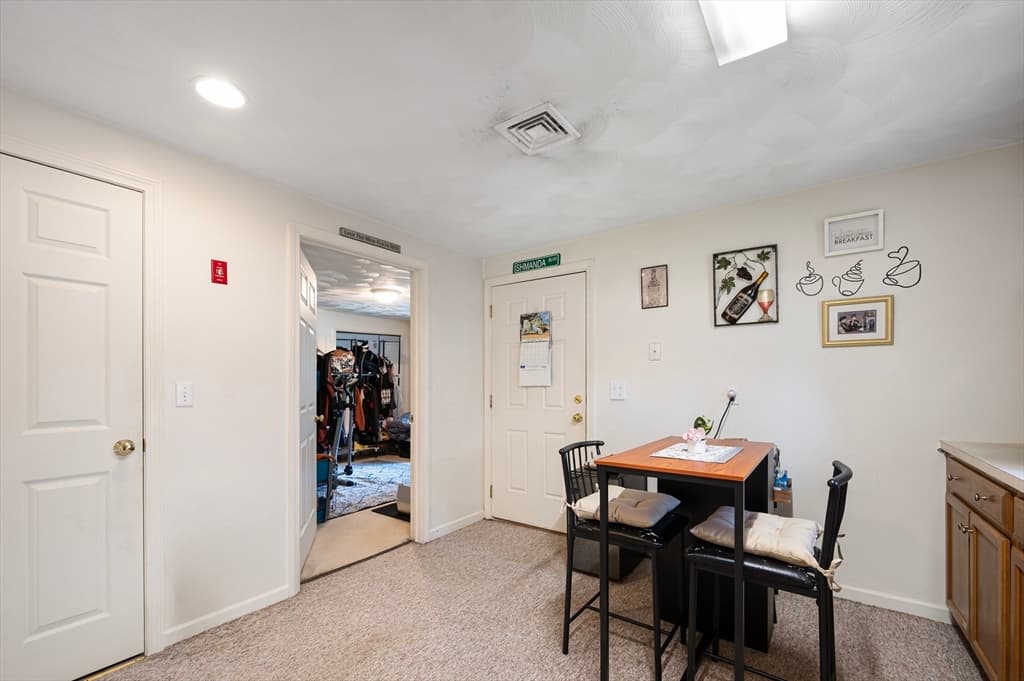 127 Maple St, Attleboro MA 02703 photo 6