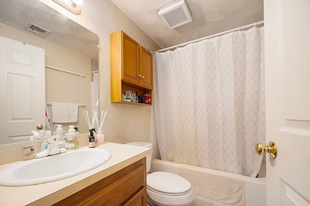 127 Maple St, Attleboro MA 02703 photo 12