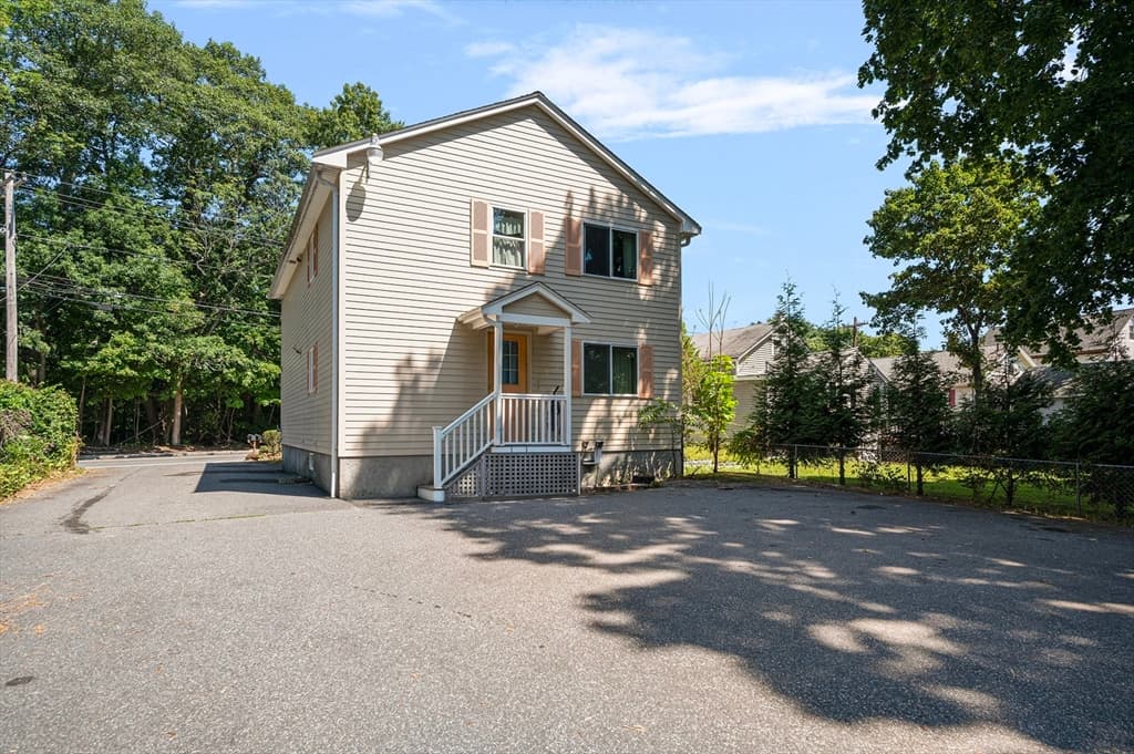 127 Maple St, Attleboro MA 02703 photo 5
