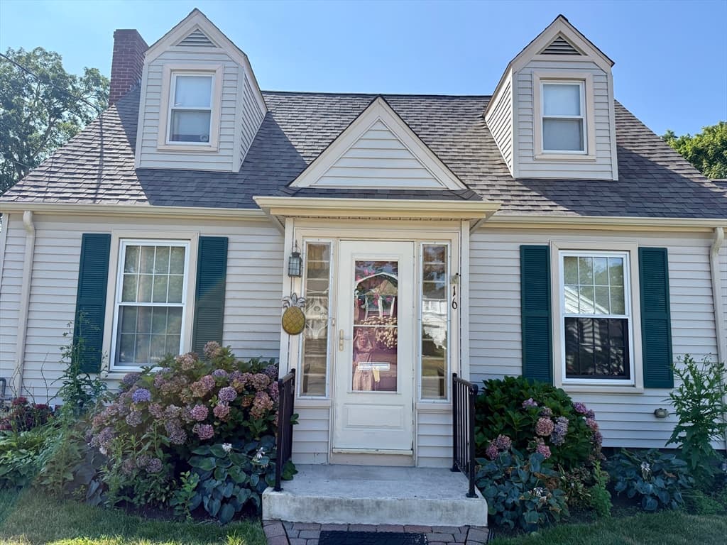 16 Pauline St, New Bedford MA 02740 photo 2