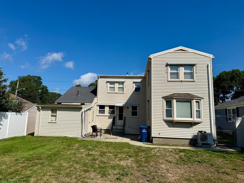 16 Pauline St, New Bedford MA 02740 photo 5