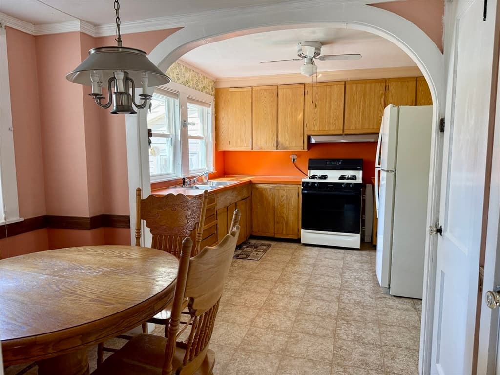 16 Pauline St, New Bedford MA 02740 photo 14
