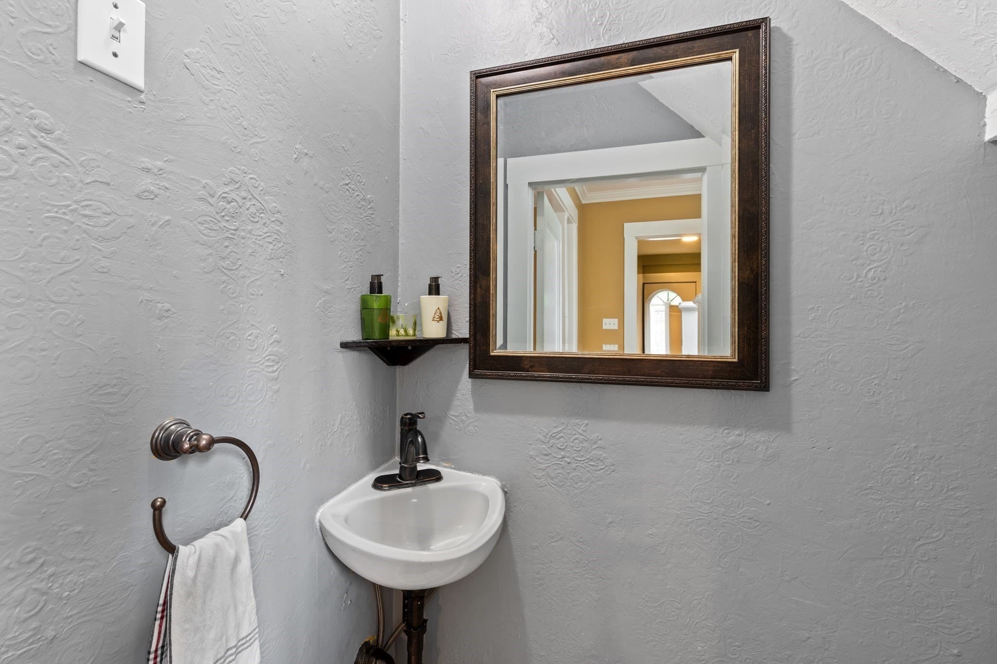 Single Family Residence at 396 Central St, Mansfield MA 02048, Mansfield, photo 12 of 31