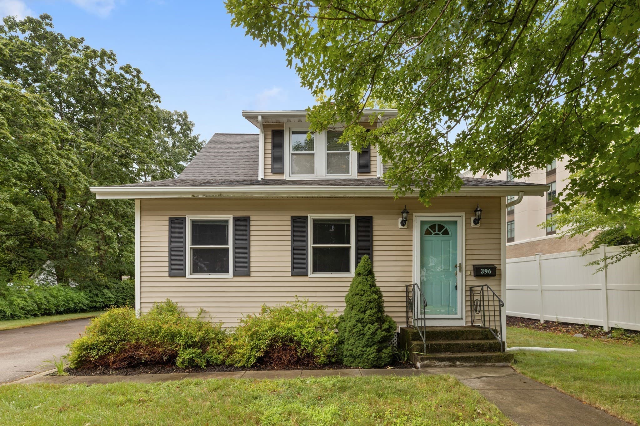396 Central St, Mansfield MA 02048
