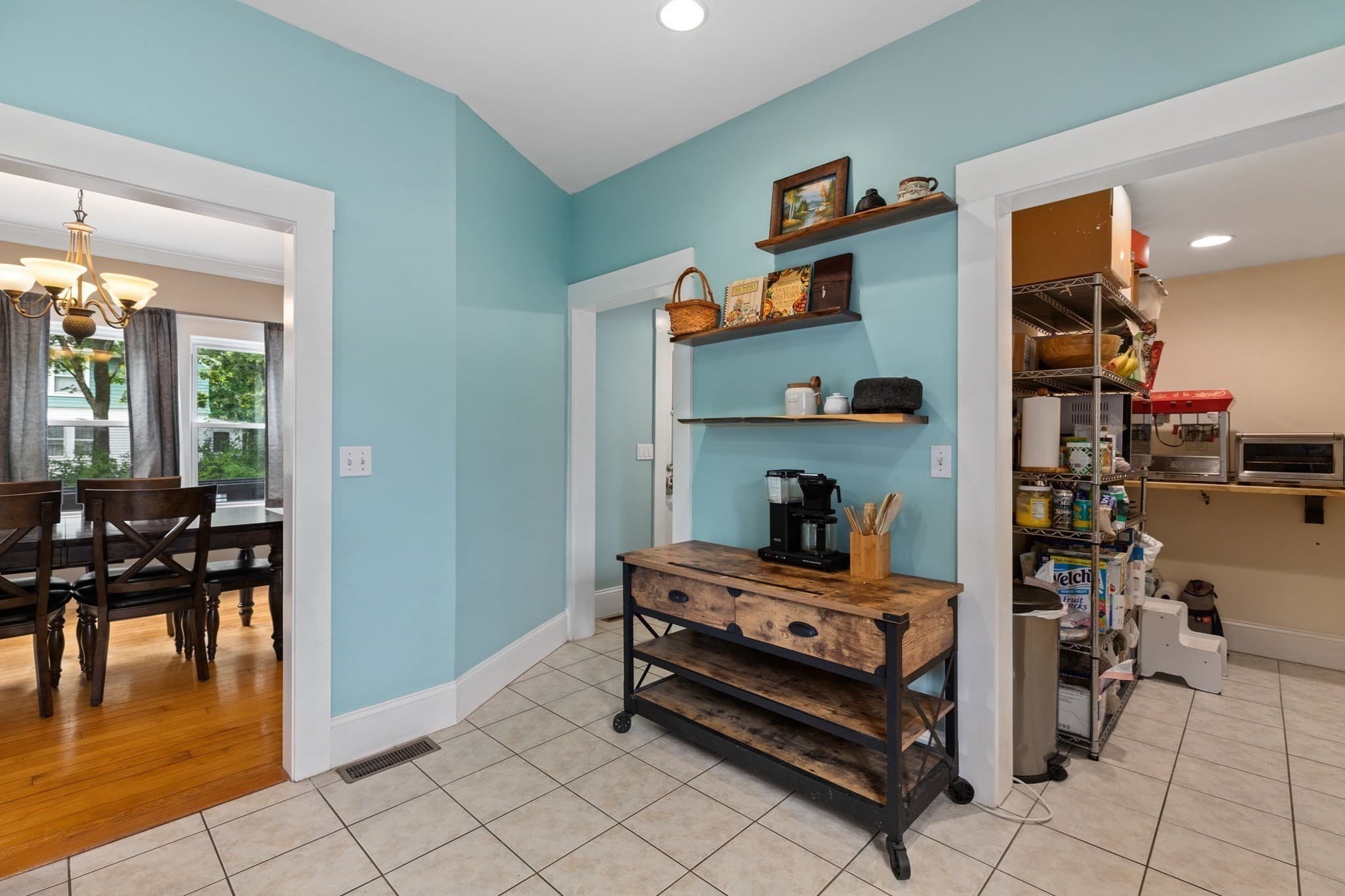 Single Family Residence at 396 Central St, Mansfield MA 02048, Mansfield, photo 10 of 31