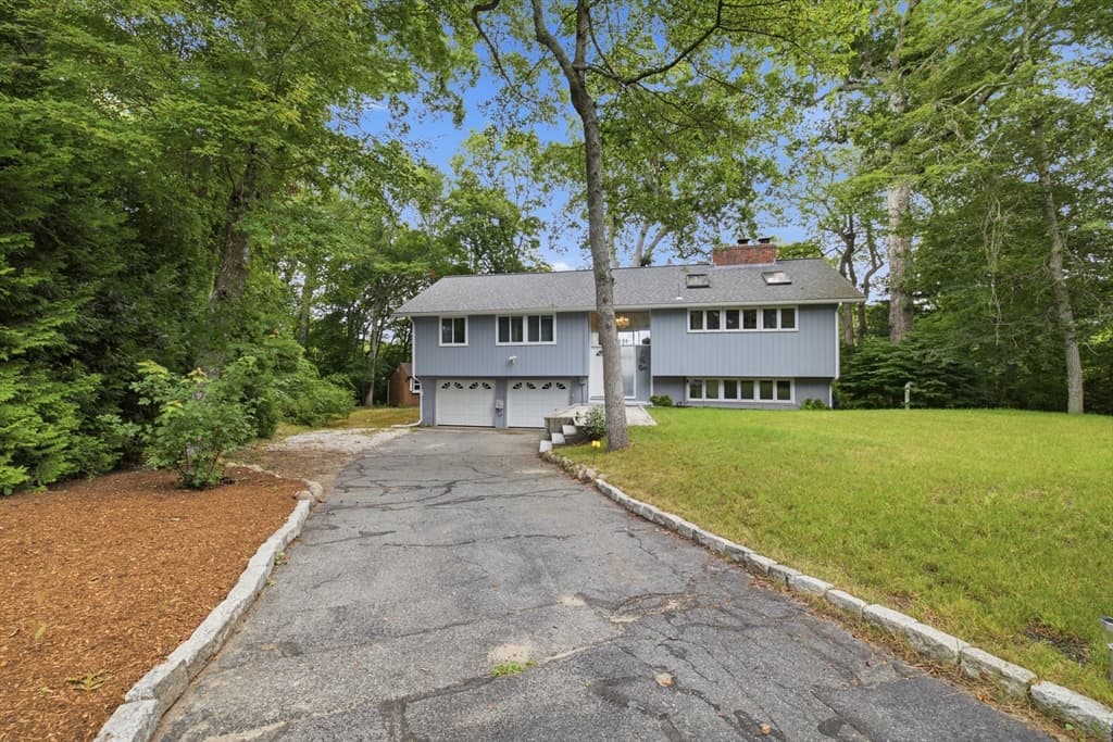 79 Pond Cir, Mashpee MA 02649 photo 2