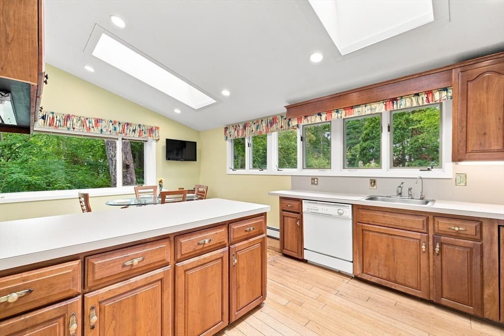79 Pond Cir, Mashpee MA 02649 photo 3