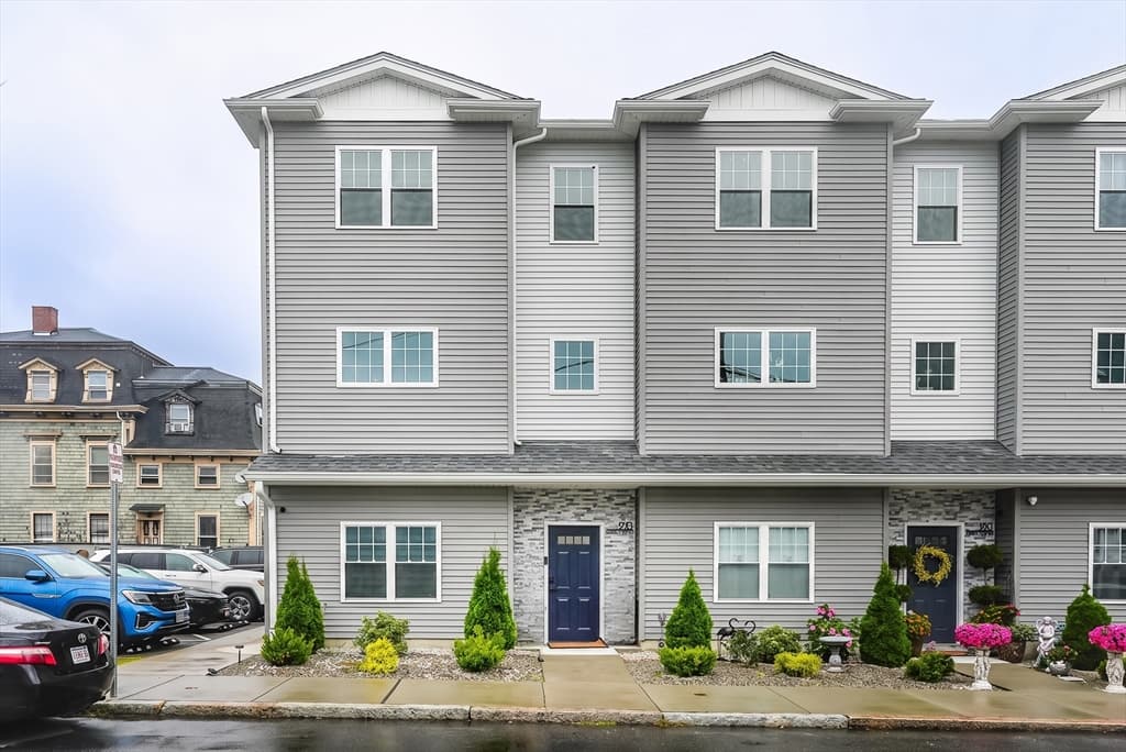 550 Spring St # 1, Fall River MA 02721