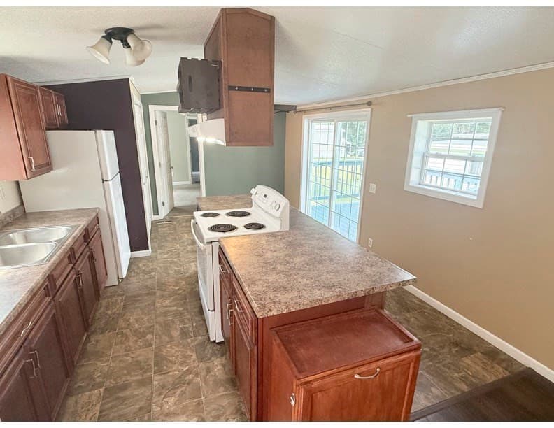 11 Quaboag Valley, Palmer MA 01069 photo 8