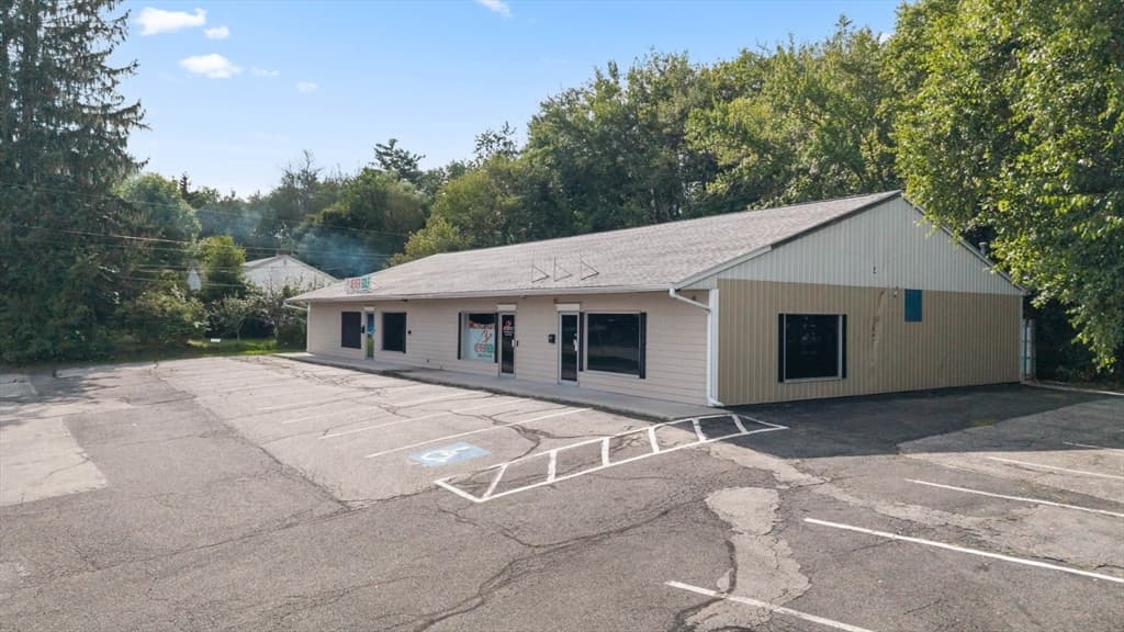 184 W Main Street, Dudley MA 01571 photo 3