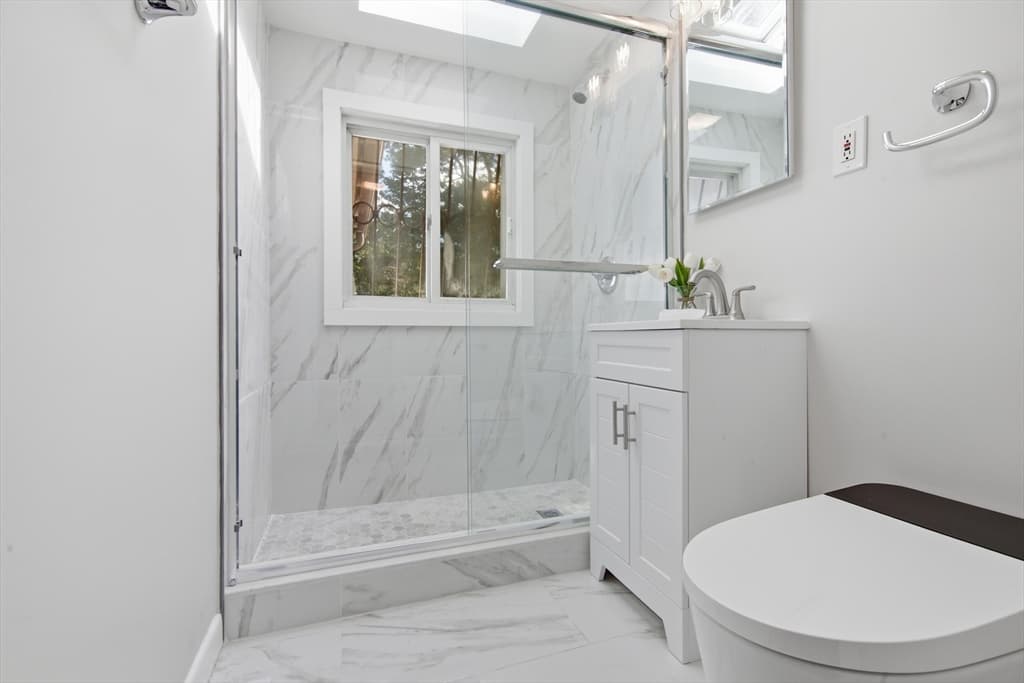 1 Belnap Rd, Boston MA 02136 photo 13