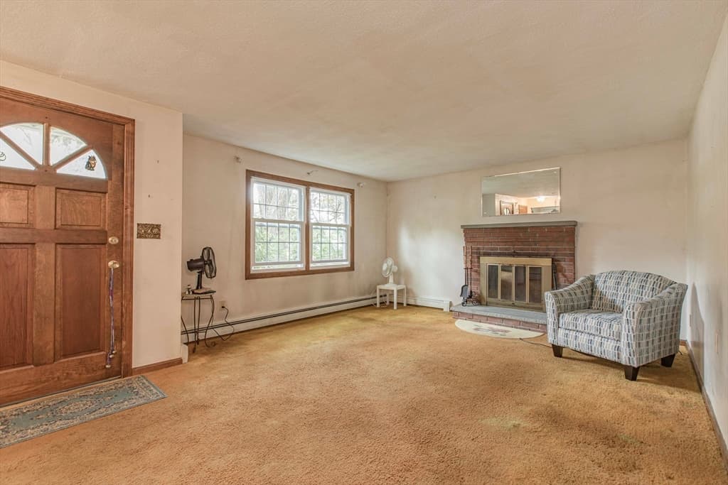 27 Sylvanus Wood Ln, Woburn MA 01801 photo 2