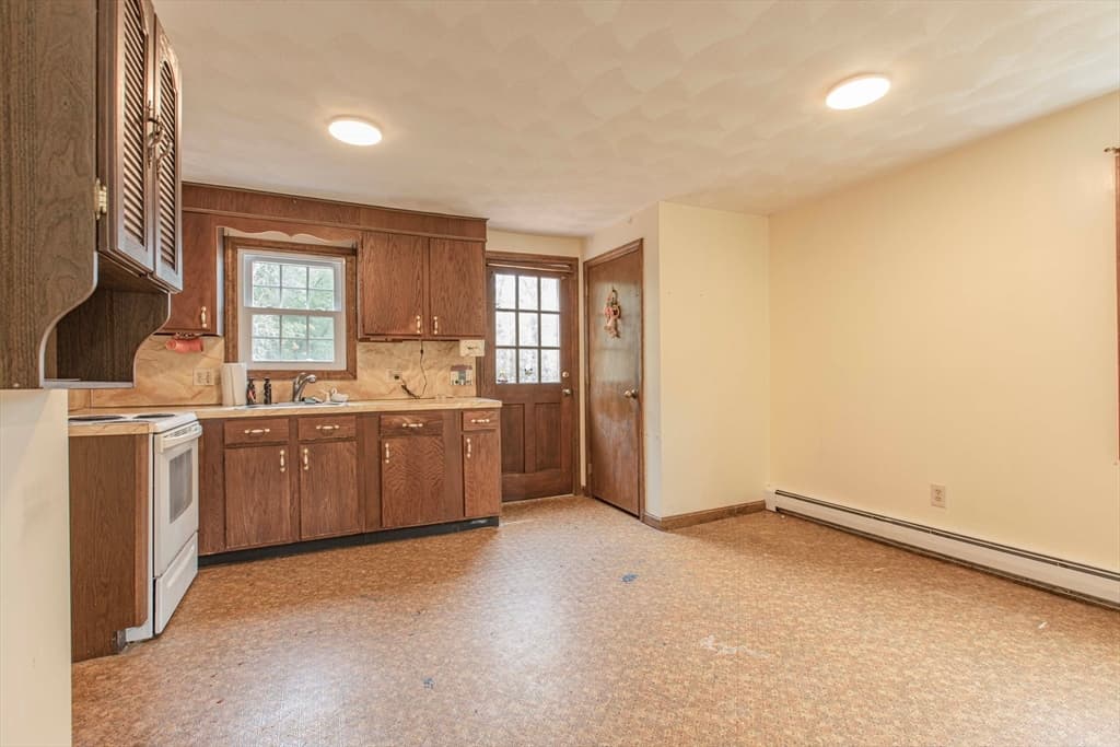27 Sylvanus Wood Ln, Woburn MA 01801 photo 9