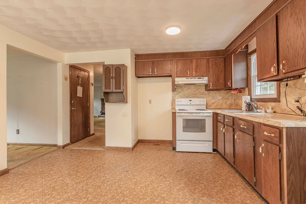 27 Sylvanus Wood Ln, Woburn MA 01801 photo 10
