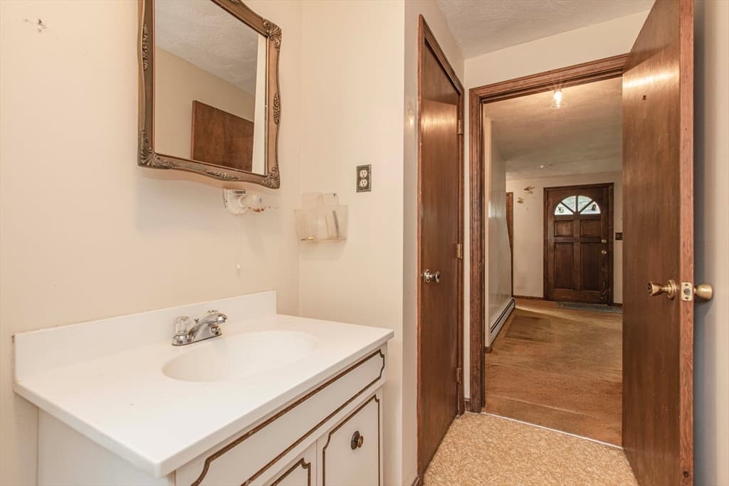 27 Sylvanus Wood Ln, Woburn MA 01801 photo 14