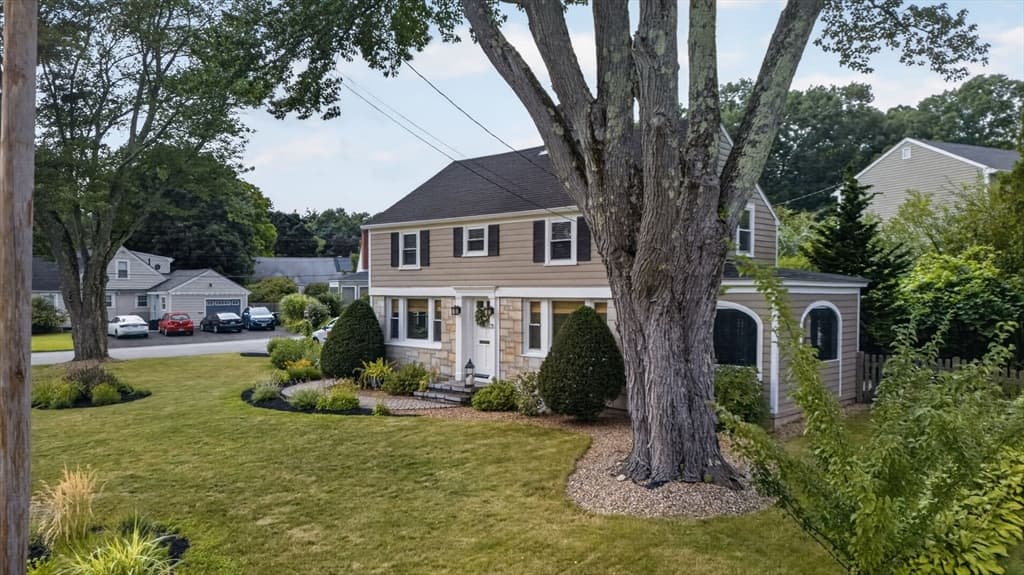 21 Ashland St, Nashua NH 03064 photo 2