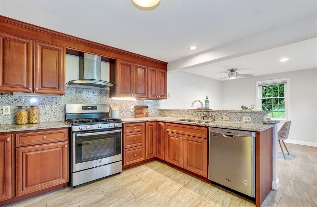 35 Mitchell Grant Way # 35, Bedford MA 01730 photo 6