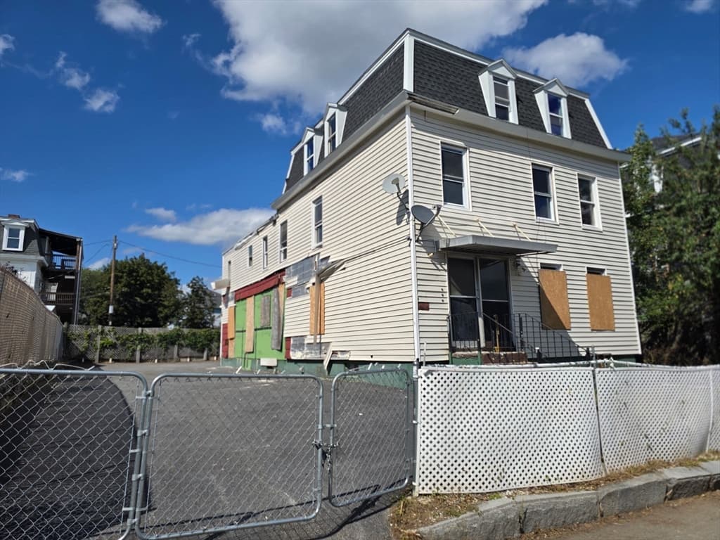 158 Austin St, Worcester MA 01609 photo 3